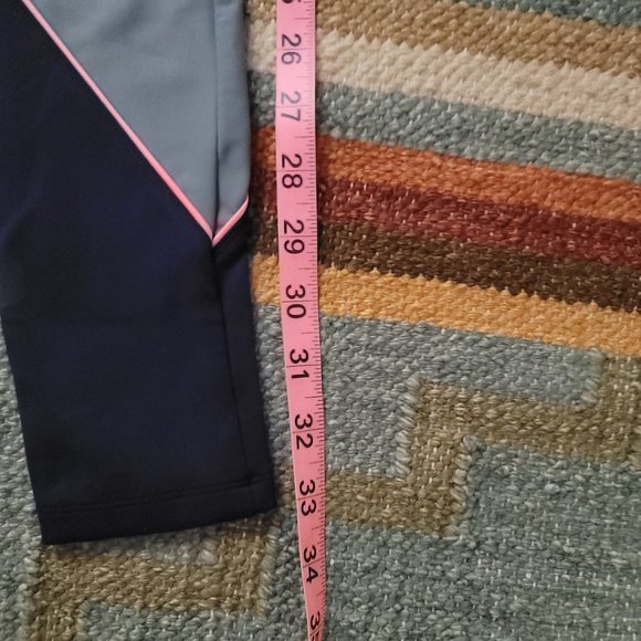 Matching LAAIN SET in blue/gray and pink with piping detail size Small - Picture 10 of 13